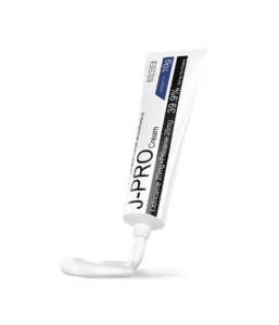 JPro – Professionele Zorg voor je Tatoeage JPro biedt hoogwaardige verzorging voor je tatoeage, speciaal ontworpen voor een snel en effectief herstel. Deze formule hydrateert, kalmeert en beschermt je huid tijdens het genezingsproces, zodat je tatoeage zijn scherpte en levendigheid behoudt. Ideaal voor zowel nieuwe als genezende tatoeages, zorgt JPro voor de ultieme nazorg die je huid nodig heeft. Belangrijkste voordelen: Versnelt het genezingsproces van nieuwe tatoeages Hydrateert en kalmeert de huid Beschermt tegen irritaties en infecties Gebruik JPro voor de professionele verzorging van je tatoeage en zorg ervoor dat deze in topconditie blijft.